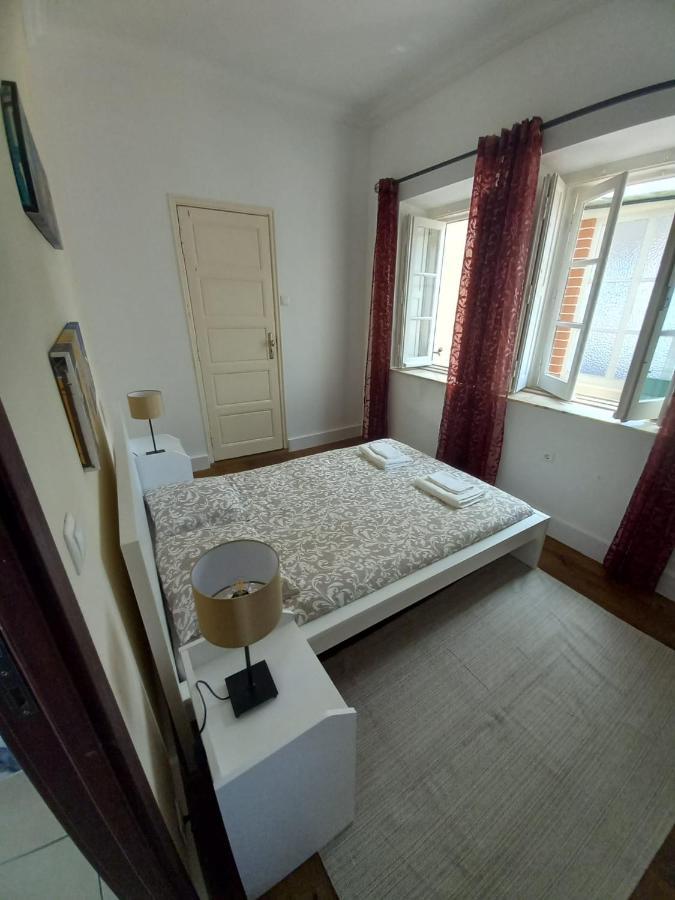 Casa Blanca Hostel Peniche Bagian luar foto