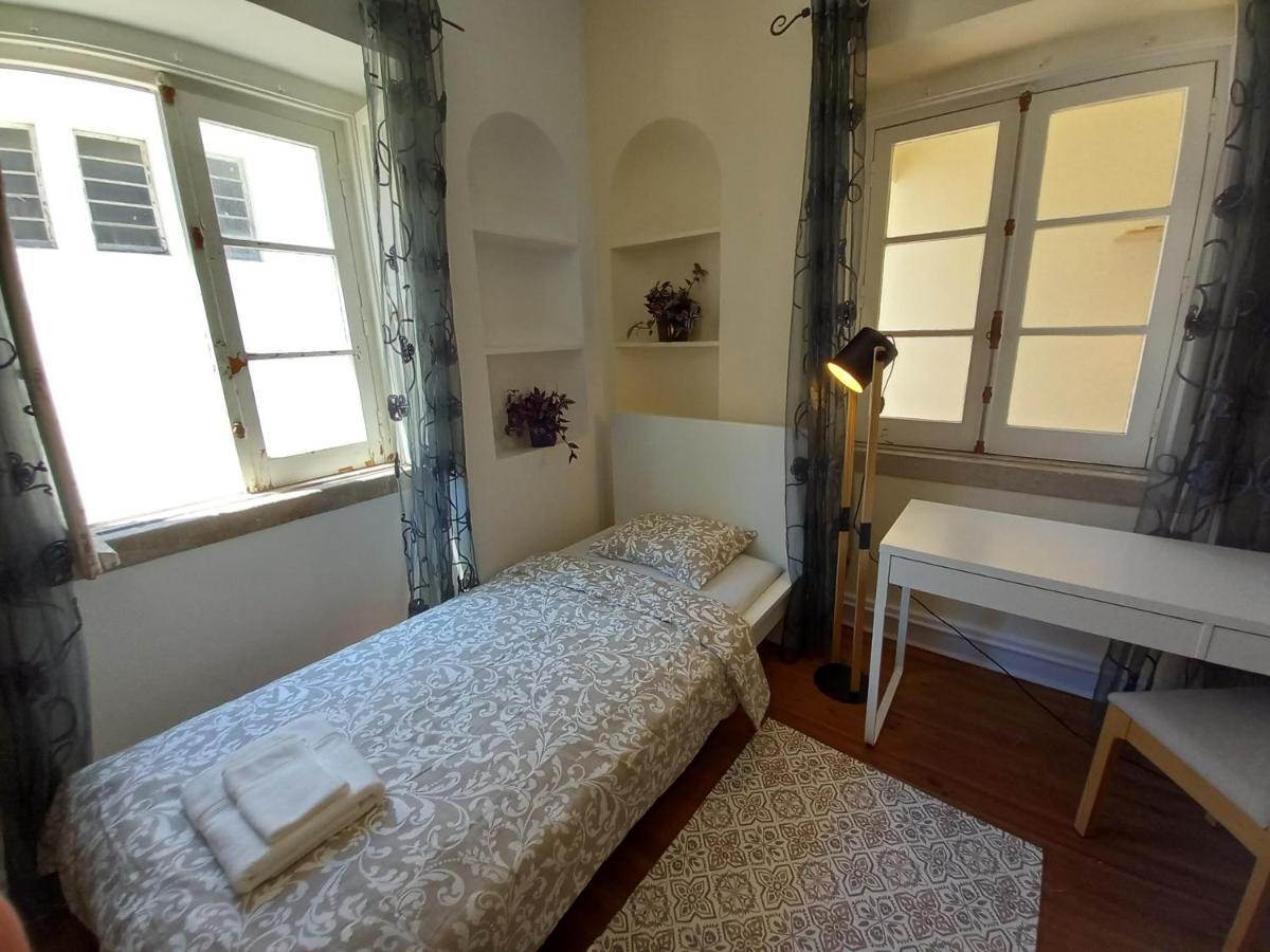 Casa Blanca Hostel Peniche Bagian luar foto